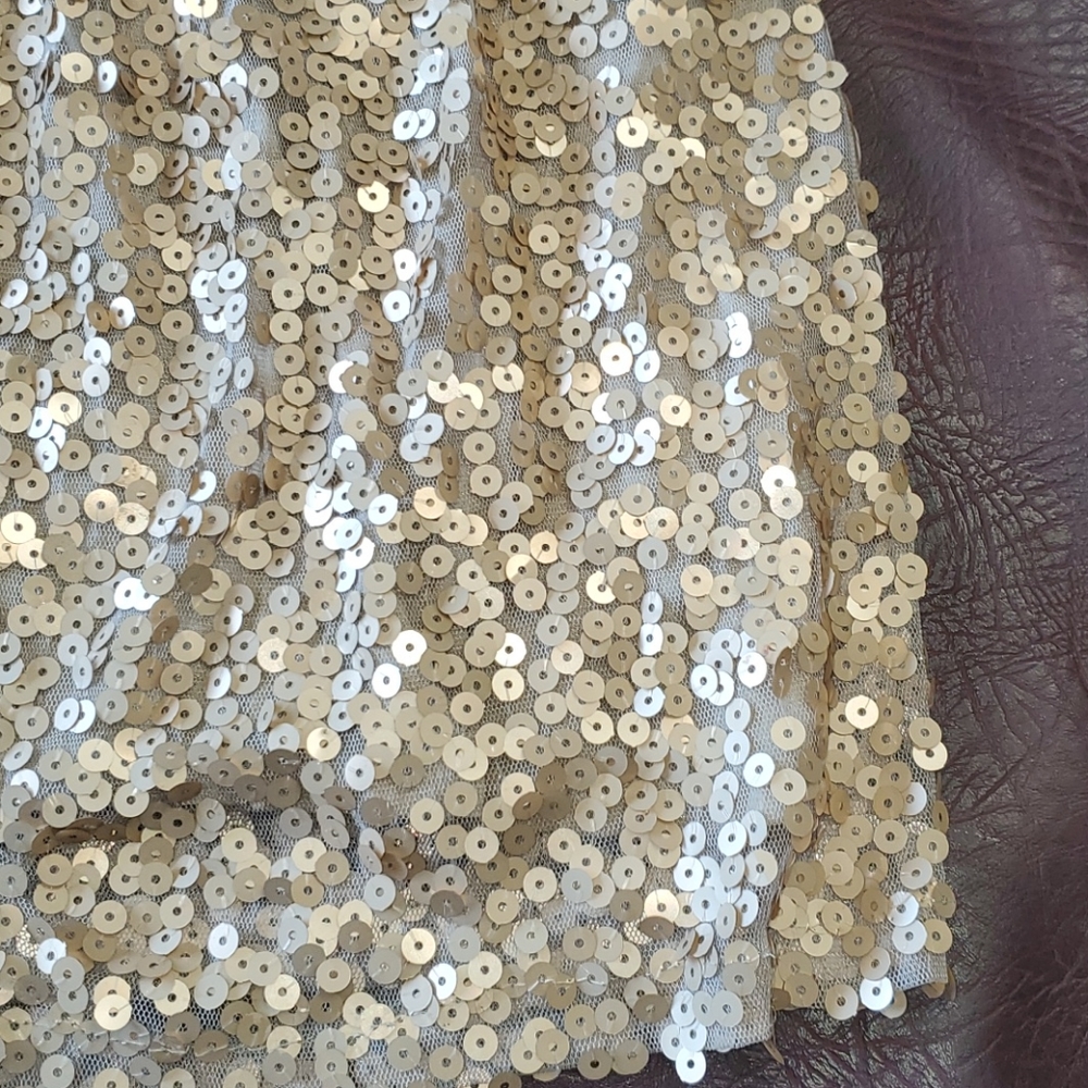 Gold sequin mini skirt - Picture 4 of 10
